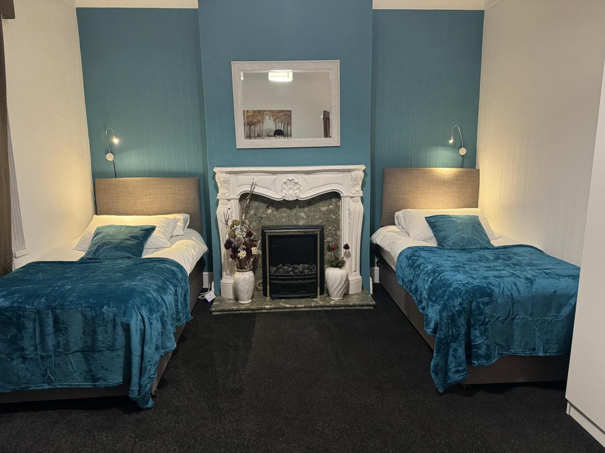 Huge 9 Bed Property Sleeps 17, Near Nec, City Centre, Hs2 Birmingham Buitenkant foto