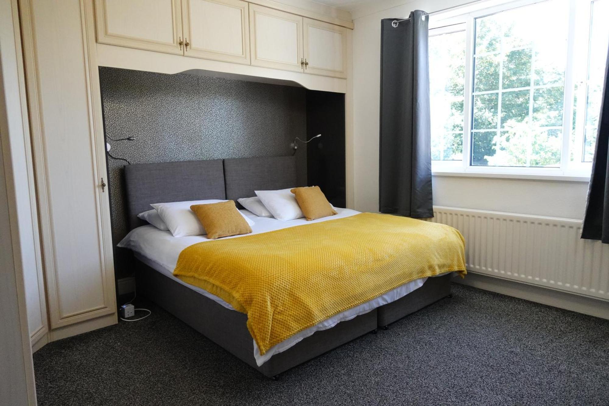 Huge 9 Bed Property Sleeps 17, Near Nec, City Centre, Hs2 Birmingham Buitenkant foto