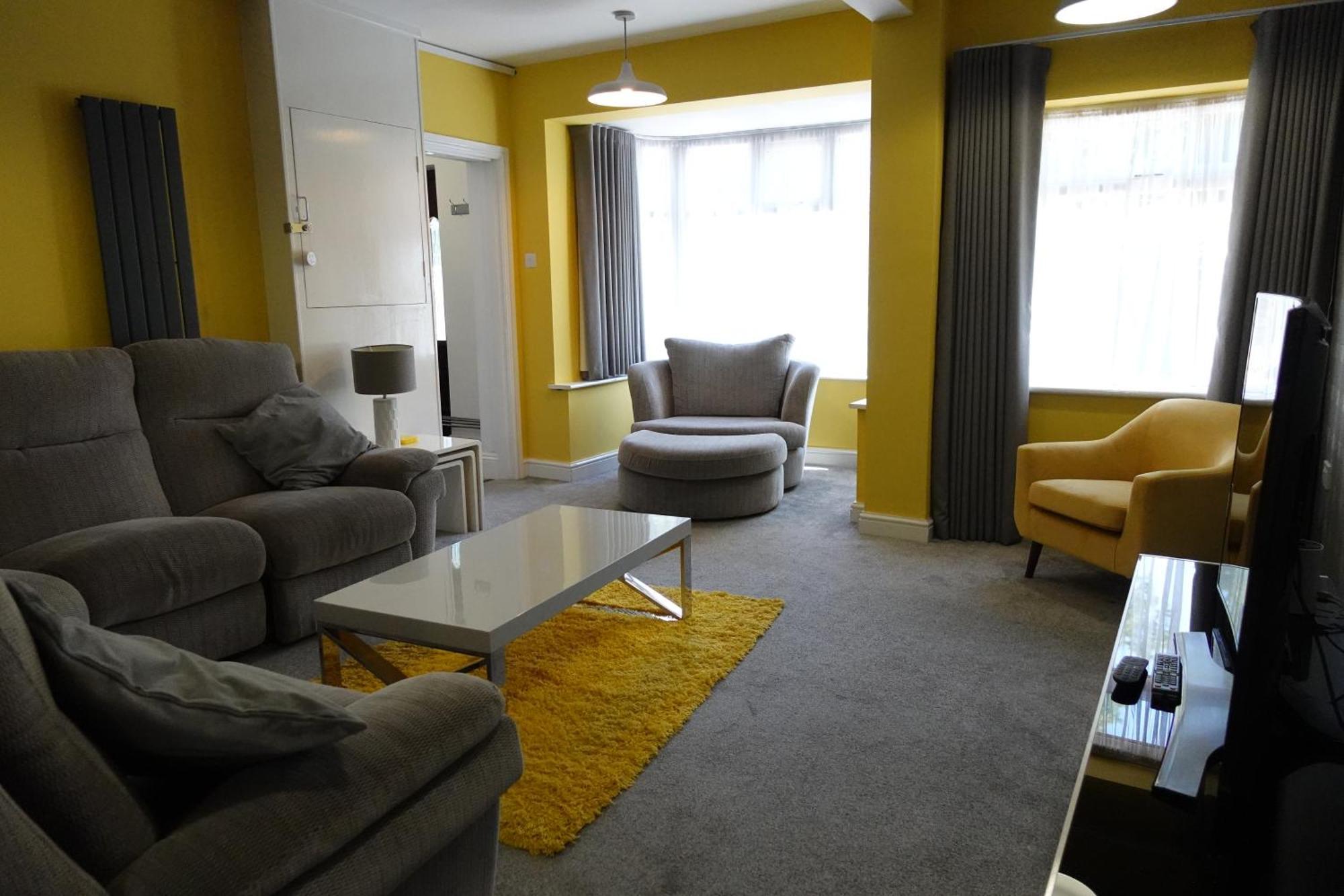 Huge 9 Bed Property Sleeps 17, Near Nec, City Centre, Hs2 Birmingham Buitenkant foto
