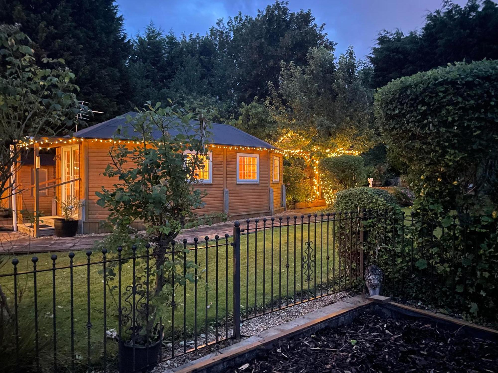 Huge 9 Bed Property Sleeps 17, Near Nec, City Centre, Hs2 Birmingham Buitenkant foto